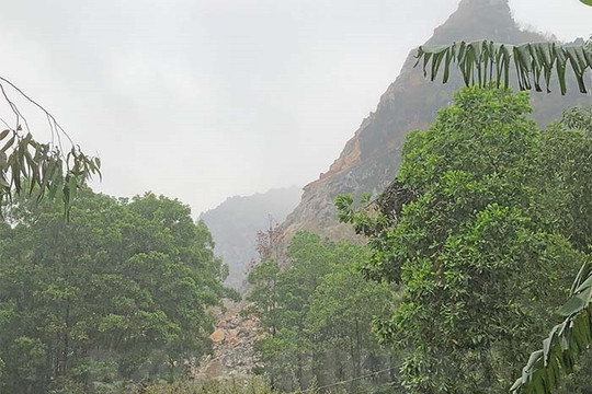 Kiểm tra, làm rõ việc xây dựng công trình trái phép tại khu vực mỏ đất đồi núi Lim