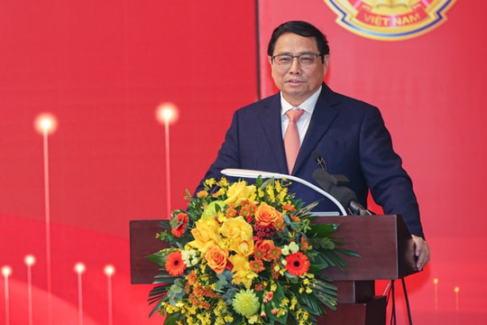 Sau một năm nếu không hoàn thành nhiệm vụ thì chủ động xin từ chức