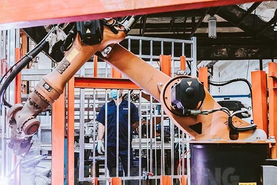 Công ty TNHH Nhôm Đông Á thưởng 763 triệu đồng  cho người lao động tích cực
