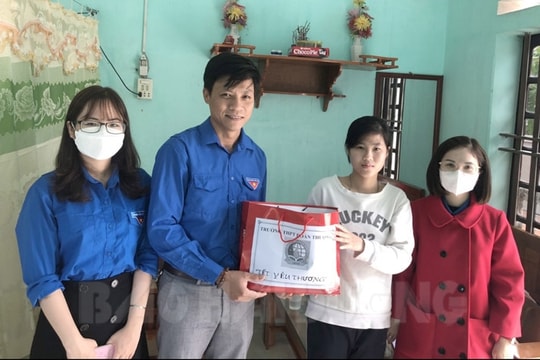 Trường THPT Đoàn Thượng nâng bước học sinh đến trường