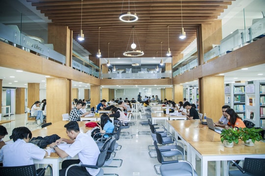 Một trường đại học thưởng Tết cùng mức 20 triệu đồng từ hiệu trưởng đến tạp vụ