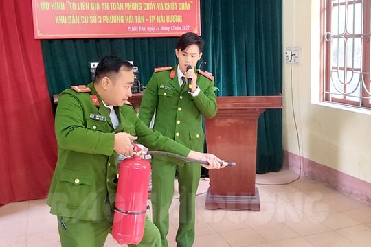 7 hộ tham gia mô hình "Tổ liên gia an toàn phòng cháy và chữa cháy" ở phường Hải Tân