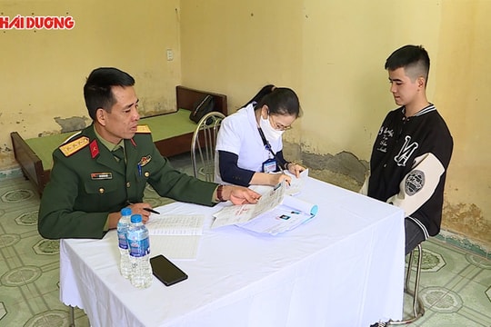 Những thanh niên Hải Dương tình nguyện nhập ngũ