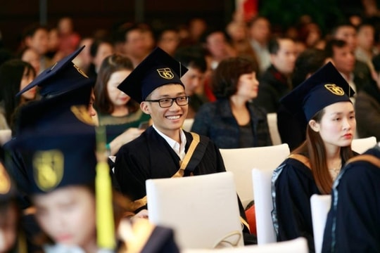 Một trường đại học lì xì cho sinh viên