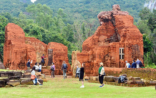 Vượt đại dịch Covid-19, Du lịch Việt Nam phục hồi mạnh mẽ