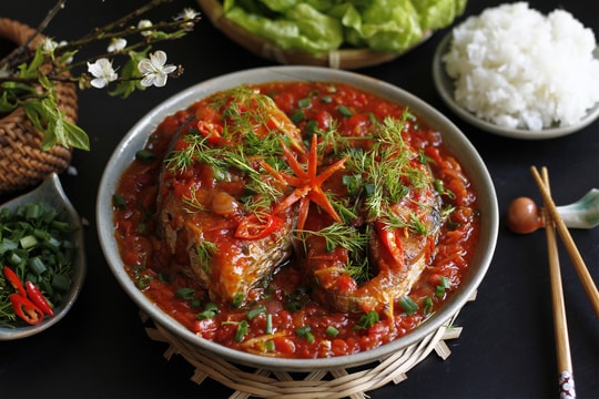 Cá thu sốt cà chua - món ăn quốc dân cho ngày đông