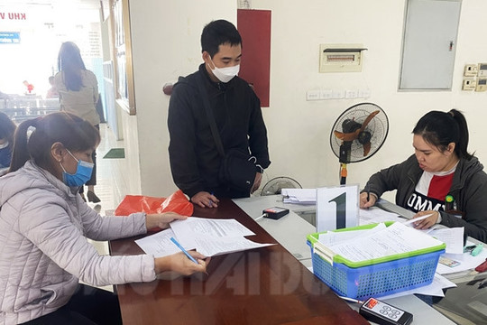 Tạm hoãn hợp đồng lao động khác gì chấm dứt hợp đồng?