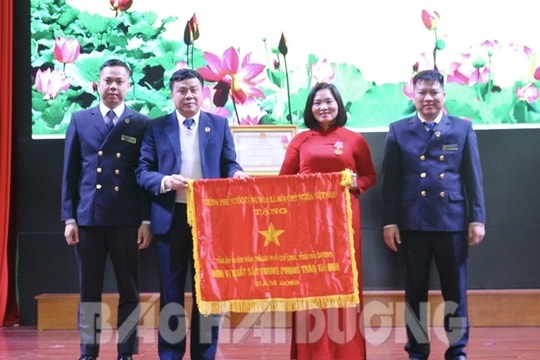 Tòa án Nhân dân TP Chí Linh được nhận Cờ thi đua của Chính phủ