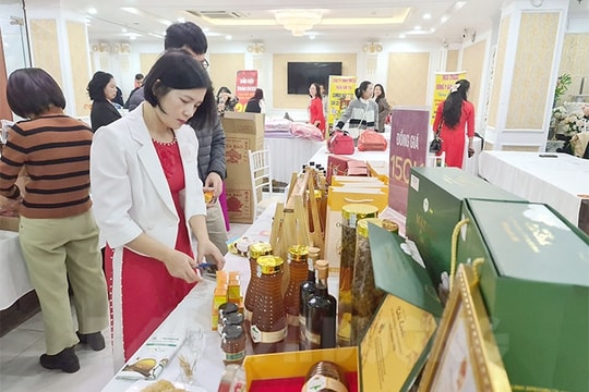 Gần 100 gian hàng của các nữ doanh nhân tham gia Hội chợ xuân