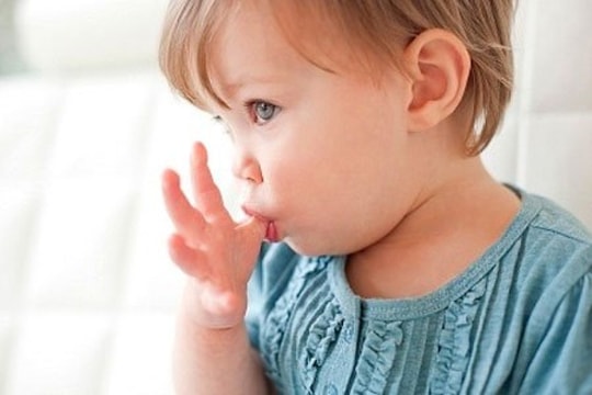 5 thói quen xấu ảnh hưởng tới hàm răng của trẻ
