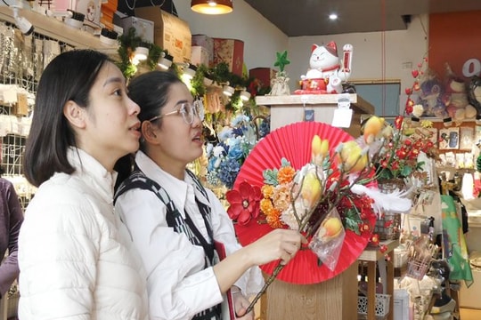 Nghề làm decor Tết hút khách