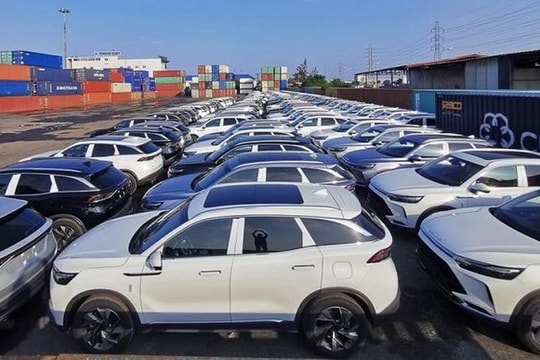 Nhập khẩu ô tô tăng kỷ lục trong năm 2022