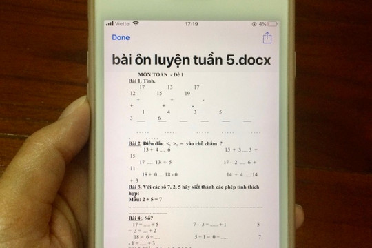 Mệt mỏi vì giáo viên giao bài tập về nhà qua nhóm chat