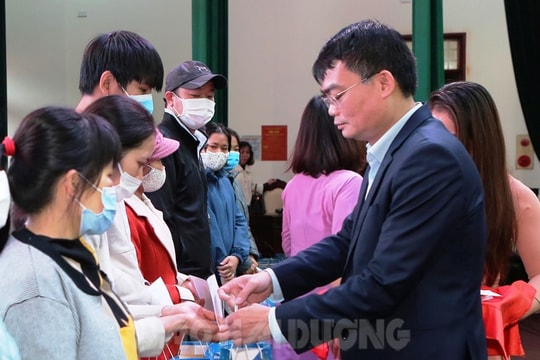 Hai Duong to spend over 55.7 billion VND on gifts for families of meritorious people and hardship allowances on Tet occasion