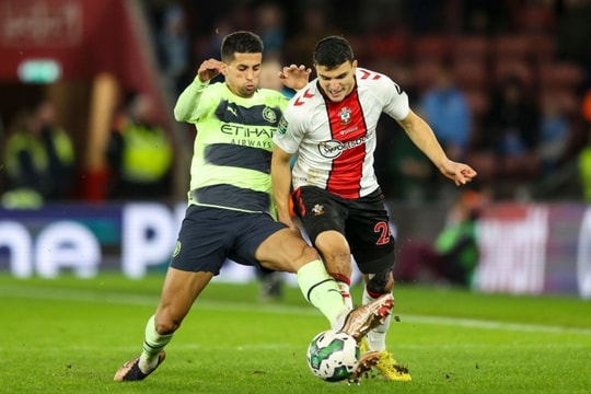 Thua Southampton, Man City bị loại khỏi Cúp Liên đoàn Anh