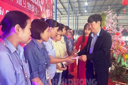 [Video] Sumidenso Vietnam Co Ltd gives 9,800 Tet gifts to employees