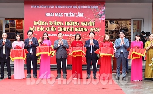 [Video] Party, spring celebration exhibition and 2023 Quy Mao Spring Newspaper Festival open