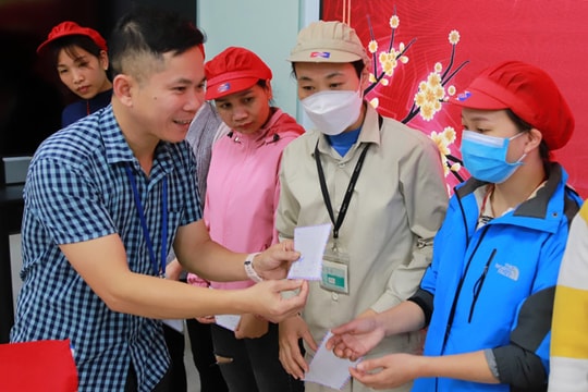 Về quê ăn Tết 