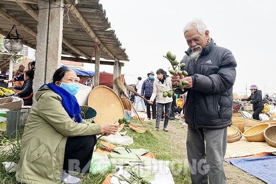 Độc đáo phiên chợ Vé cuối năm