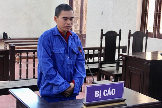 Nhà nghèo vẫn mua pháo chơi Tết, thanh niên lĩnh 7 tháng tù