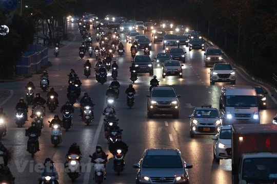 Cận cảnh giao thông tại các cửa ngõ Thủ đô chiều 28 Tết