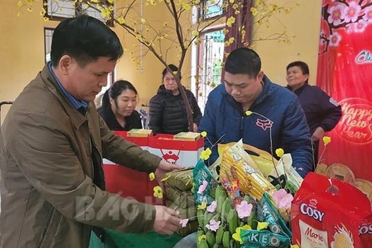 Xuân ấm cho người yếu thế