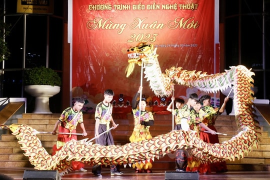 [Video] Đặc sắc với màn biểu diễn múa lân sư rồng