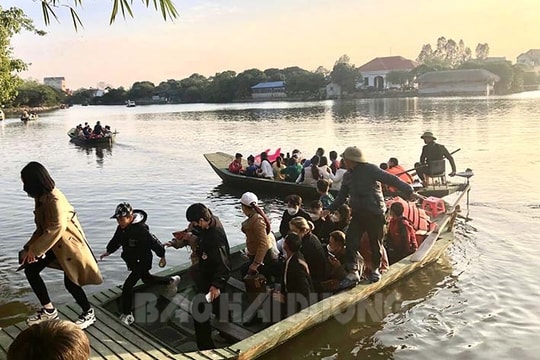 Du khách đến tham quan Đảo Cò tương đương những năm chưa có dịch