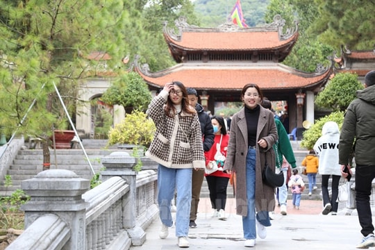 Đầu xuân ngẫm về “dân thụ hưởng”