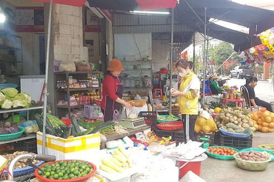 Hàng hóa dồi dào, giá tăng nhẹ