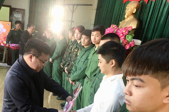 Cẩm Giàng gặp mặt, giao lưu với thanh niên chuẩn bị nhập ngũ