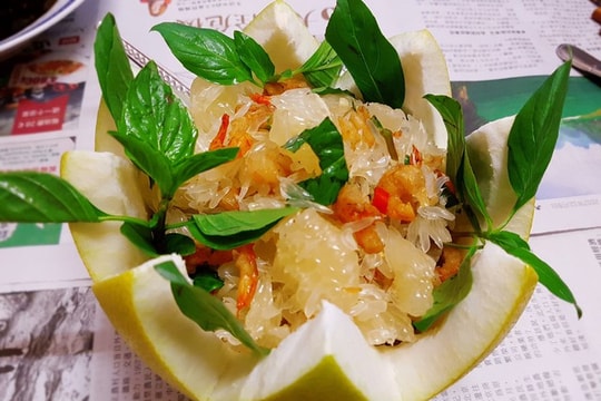 Gỏi bưởi tôm khô chua ngọt cực ngon miệng