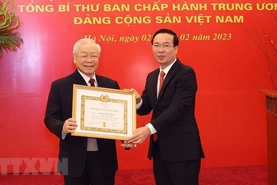 Lễ trao Huy hiệu 55 năm tuổi Đảng tặng Tổng Bí thư Nguyễn Phú Trọng