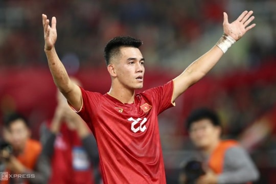 Vietnamese striker Tien Linh nominated for 2022 Asian Golden Ball
