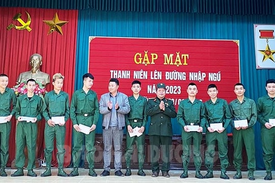Thanh niên đã trúng tuyển nghĩa vụ quân sự  hạn chế uống rượu bia