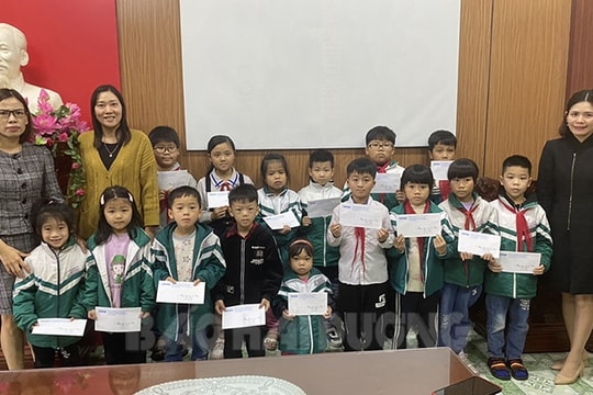 Công đoàn Công ty Công nghệ Nissei Việt Nam trao quà cho trẻ em khó khăn 