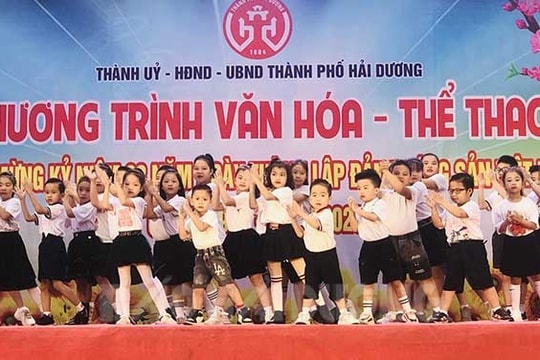 Giao lưu văn nghệ, thể thao chào xuân tại vườn hoa hướng dương