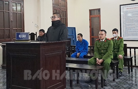 Chưa được xóa án tích, thanh niên lại cướp giật điện thoại