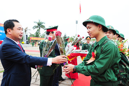 [Audio] 2.400 thanh niên Hải Dương phấn khởi nhập ngũ