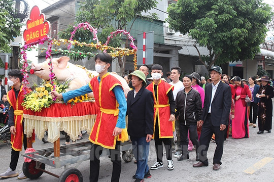 Special festival at Me communal house