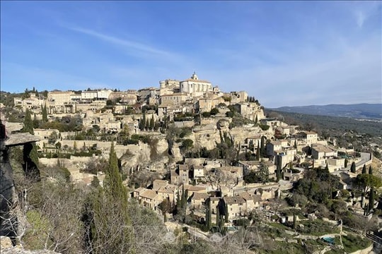 Làng cổ Gordes (Pháp) vẻ đẹp vươn lên từ sỏi đá
