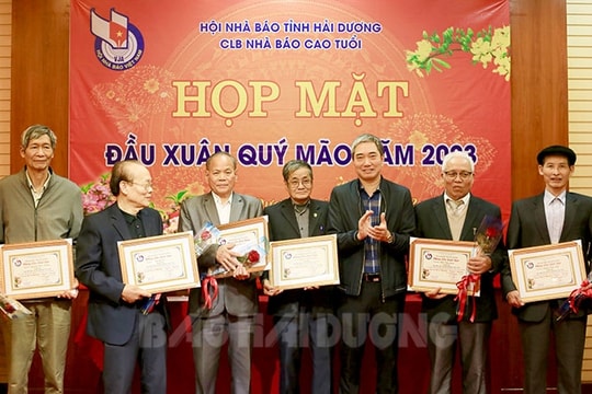 Câu lạc bộ Nhà báo cao tuổi tỉnh Hải Dương gặp mặt đầu xuân