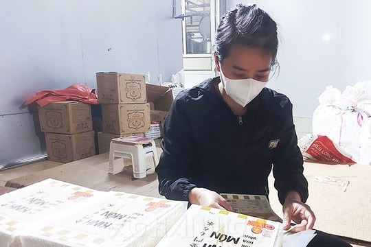 Sales of Kinh Mon cai hoa vang sticky rice triple