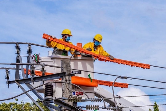 Lo hết tiền, EVN muốn tăng giá điện