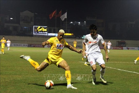 V.League 1-2023: Cuộc so tài tranh ngôi đầu bảng