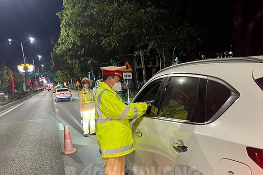 Cục Cảnh sát giao thông trực tiếp kiểm tra vi phạm giao thông tại Hải Dương