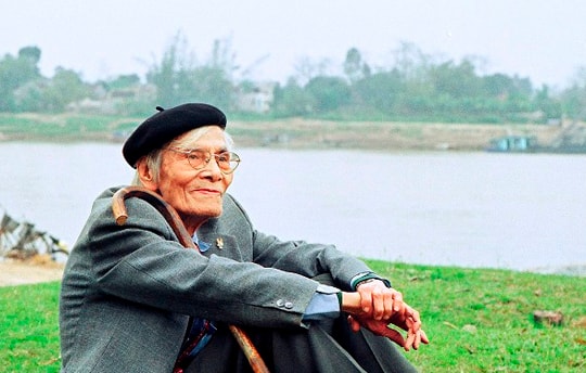 Nhà thơ Hoàng Cầm đi "bán"... Kinh Bắc