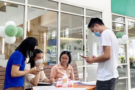 Xử lý nghiêm ngân hàng ép khách hàng mua bảo hiểm