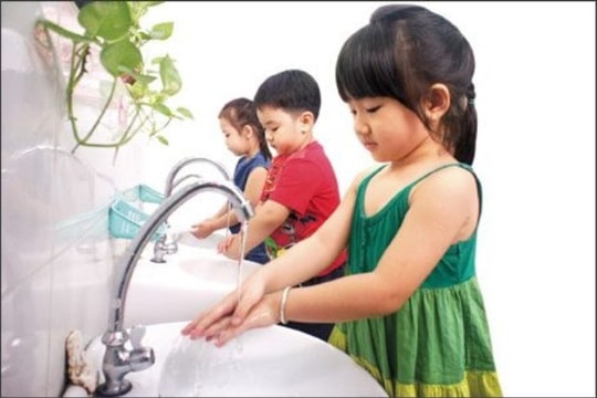 Doanh nghiệp tài trợ  xây dựng 7 nhà vệ sinh cho các cơ sở giáo dục