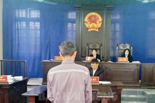 Thầy giáo chủ nhiệm dâm ô 2 nữ sinh lớp 9 ở Chí Linh lĩnh án